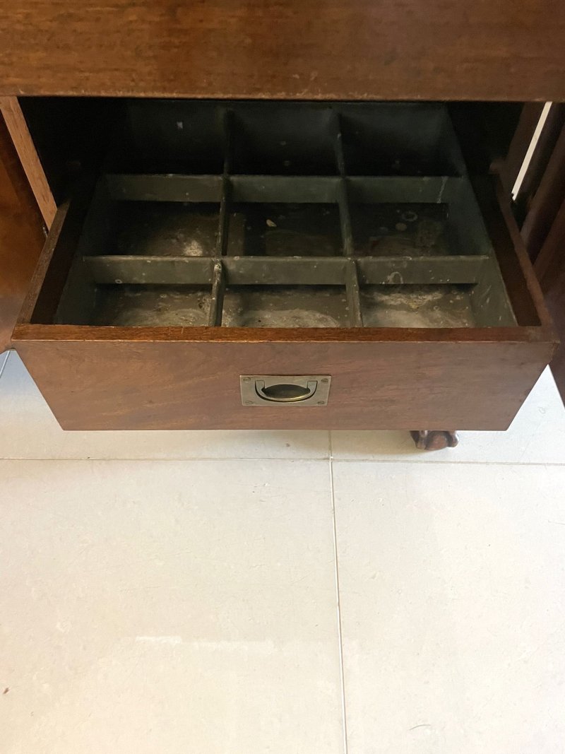 Superb Quality Antique Carved Burr Walnut Sideboard by Maple and Co. - Image 10